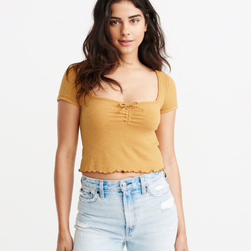 Mustard Abercrombie & Fitch cropped tee
